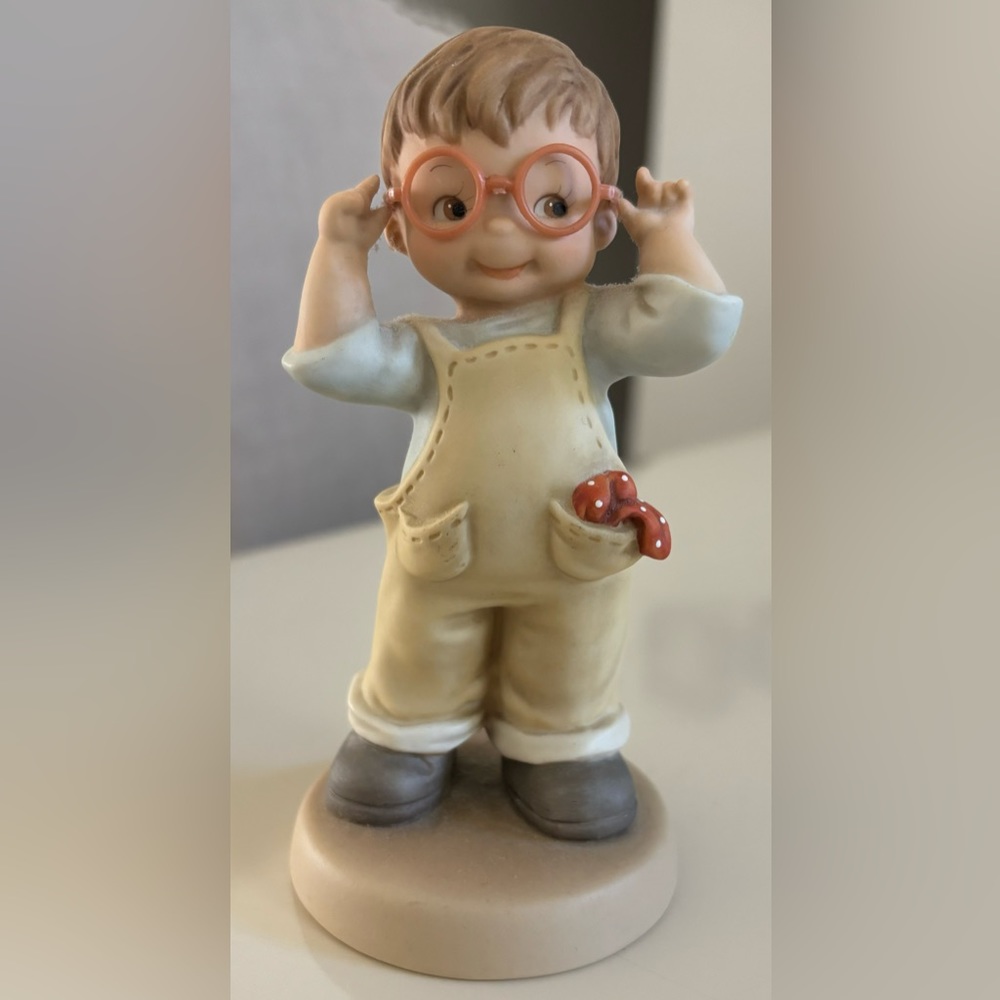 “COULD YOU LOVE ME FOR MYSELF ALONE”
Memories of Yesterday Collectible Figurine
